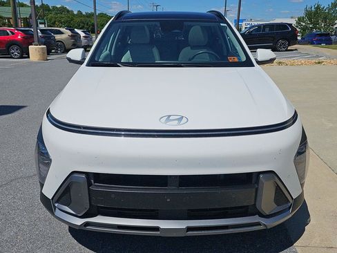 Used 2024 Hyundai Kona Limited AWD/4WD image 2