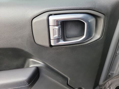 Used 2020 Jeep Wrangler Unlimited Sport AWD/4WD image 25
