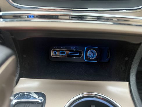 Used 2016 Jeep Grand Cherokee Laredo 75th Anniversary image 22