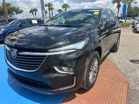 Used 2023 Buick Enclave Essence FWD image 8