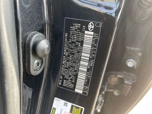 Used 2023 Toyota Corolla LE image 28