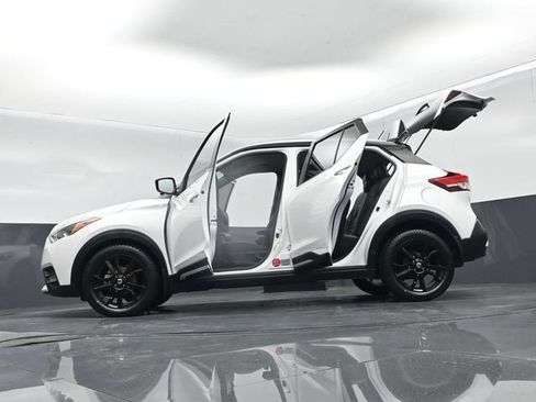 Used 2020 Nissan Kicks SR w/ SR Premium Package FWD image 70