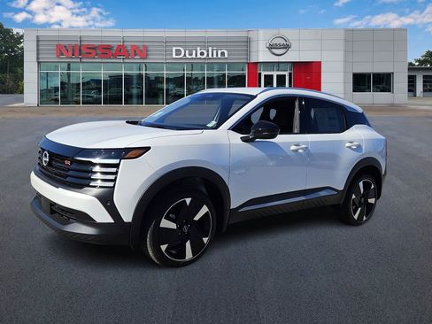 New 2026 Nissan Kicks SR FWD image 1