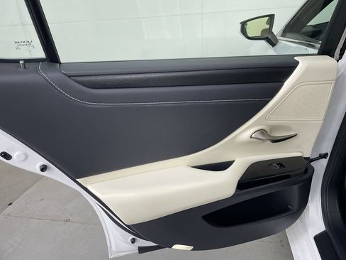 Used 2022 Lexus ES 250 w/ Premium Package AWD/4WD image 19