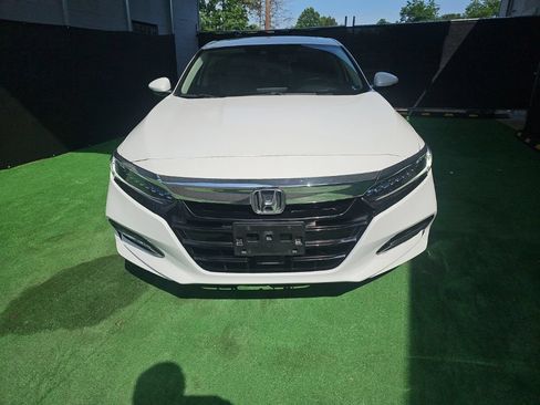 Used 2019 Honda Accord Touring image 10