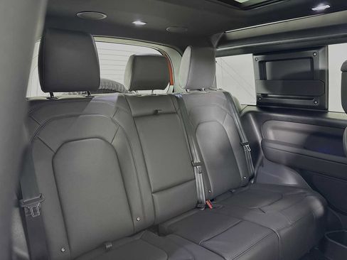 New 2026 Land Rover Defender 90 X-Dynamic SE AWD/4WD image 25