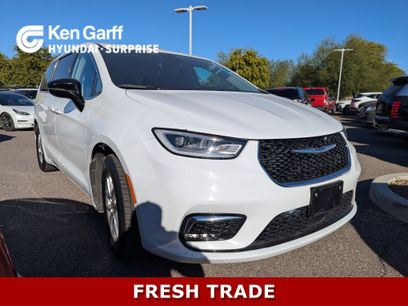 Used 2024 Chrysler Pacifica Touring-L