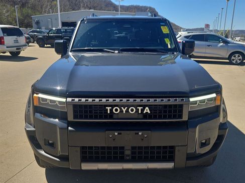 Used 2024 Toyota Land Cruiser image 3