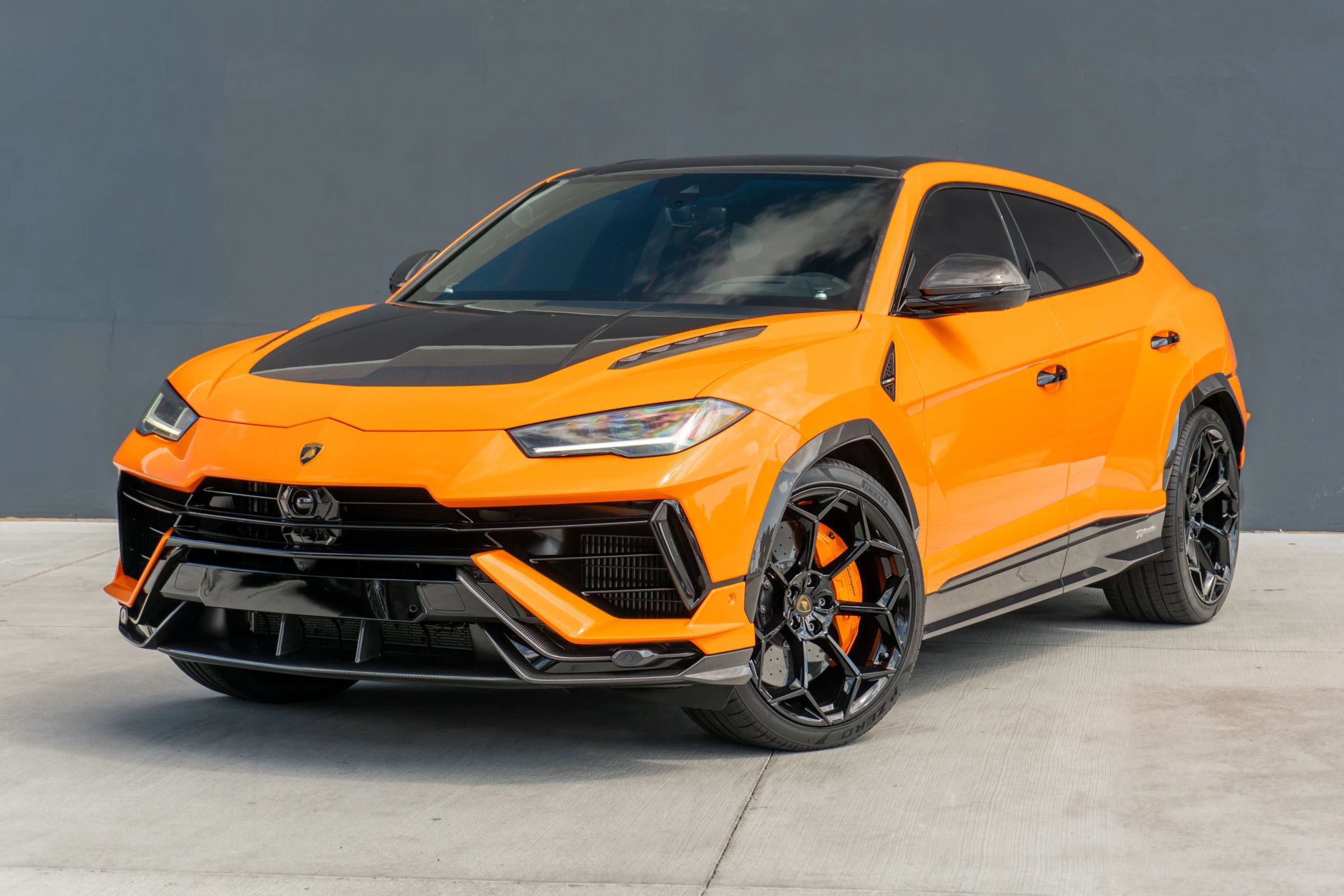 Used 2024 Lamborghini Urus Performante AWD/4WD image 3