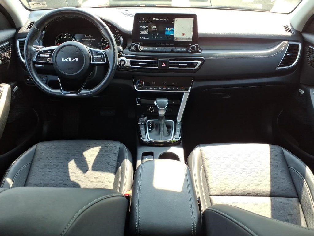 Used 2023 Kia Seltos SX AWD/4WD image 14