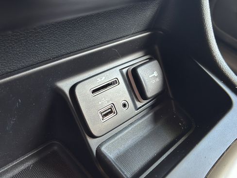 Used 2016 Jeep Cherokee Limited FWD image 40