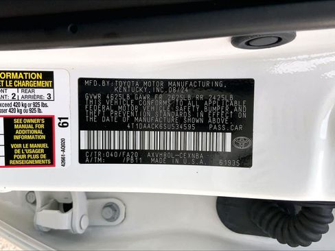 Used 2025 Toyota Camry LE FWD image 33