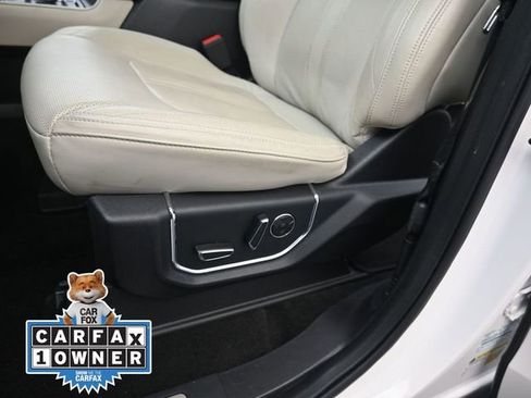Used 2019 Ford Expedition Platinum image 16