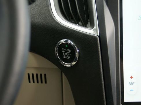 Certified 2022 Ford Edge Titanium w/ Class II Trailer Tow Package image 22