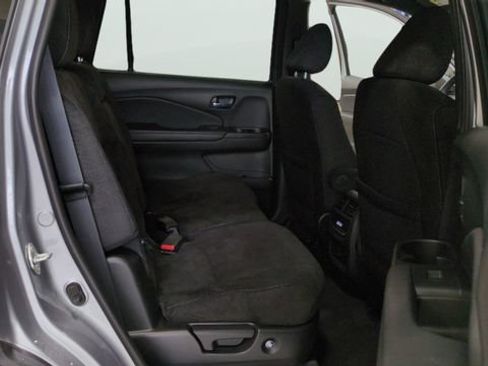 Used 2022 Honda Pilot Sport image 15
