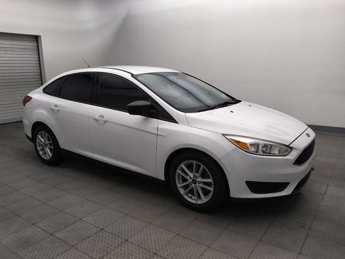 Used 2018 Ford Focus SE FWD image 11