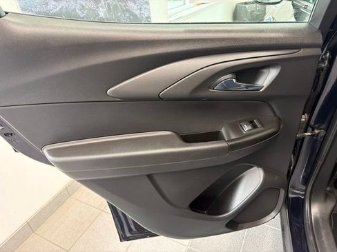 Used 2021 Chevrolet TrailBlazer LS FWD image 14