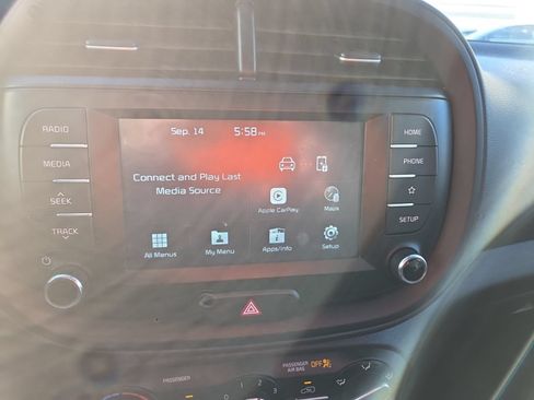 Used 2020 Kia Soul S FWD image 7