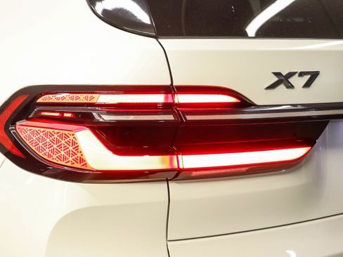 Used 2024 BMW X7 xDrive40i w/ Executive Package AWD/4WD image 7
