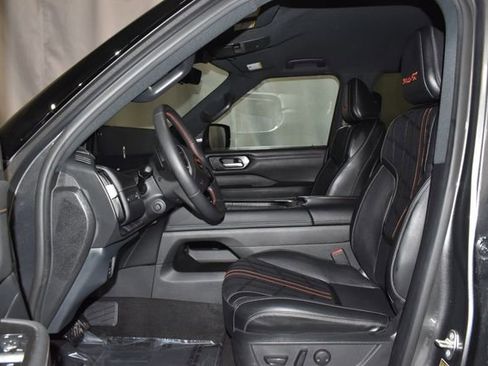 Used 2025 Nissan Armada PRO-4X image 12