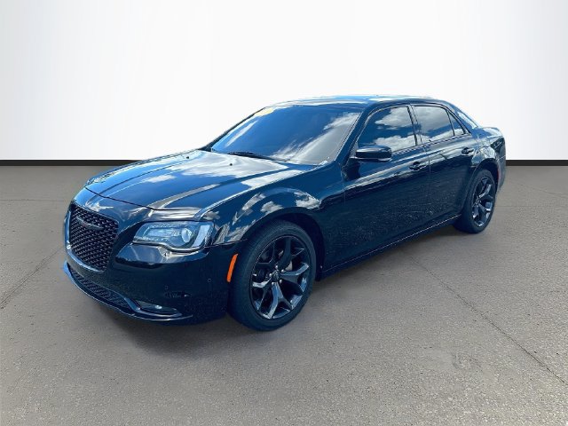 Used 2022 Chrysler 300 S RWD image 3
