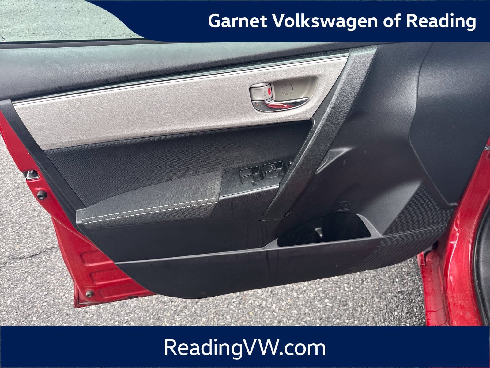 Used 2017 Toyota Corolla LE w/ Carpet Mat Package (TMS) FWD image 11