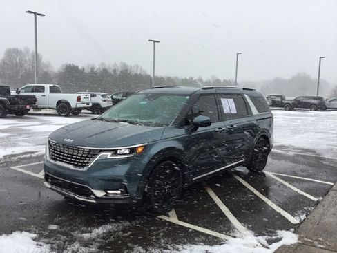 Used 2024 Kia Carnival SX image 4