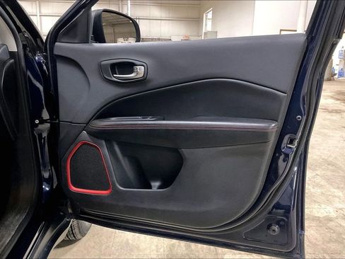 Used 2019 Jeep Compass Trailhawk w/ Cold Weather Group AWD/4WD image 22
