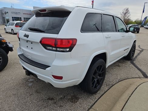 Used 2021 Jeep Grand Cherokee Laredo X AWD/4WD image 5