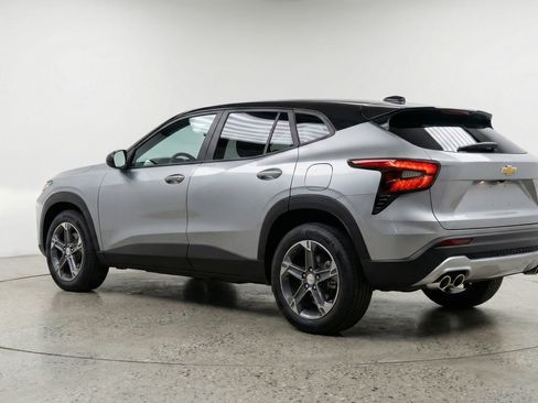 Used 2025 Chevrolet Blazer LT FWD image 6