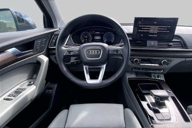 Used 2023 Audi Q5 e Premium w/ Convenience Package AWD/4WD image 5