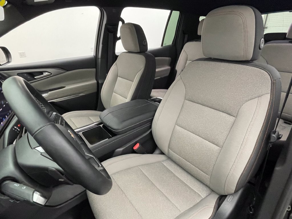 Used 2026 Chevrolet Traverse LT w/ Driver Confidence Package FWD image 17