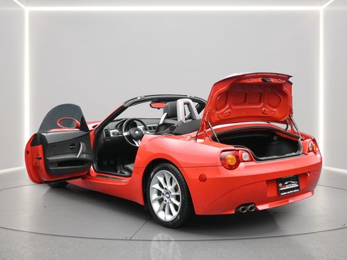 Used 2004 BMW Z4 2.5i RWD image 10