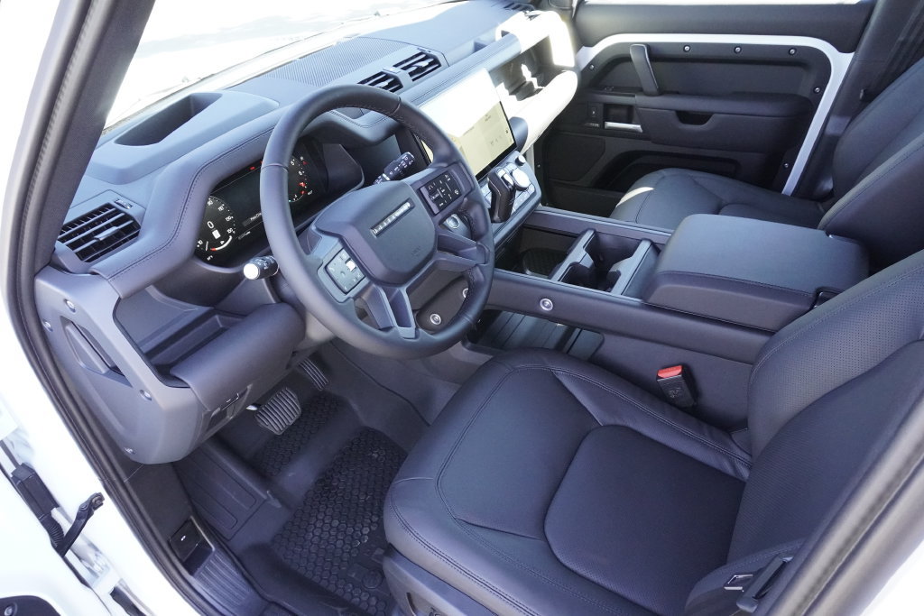 New 2026 Land Rover Defender 110 X-Dynamic SE AWD/4WD image 18