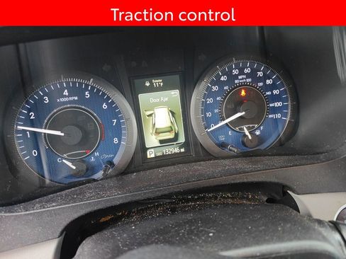 Used 2017 Toyota Sienna XLE image 8