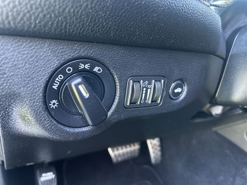 Used 2020 Dodge Challenger SRT Hellcat image 19