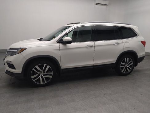 Used 2017 Honda Pilot Elite image 2