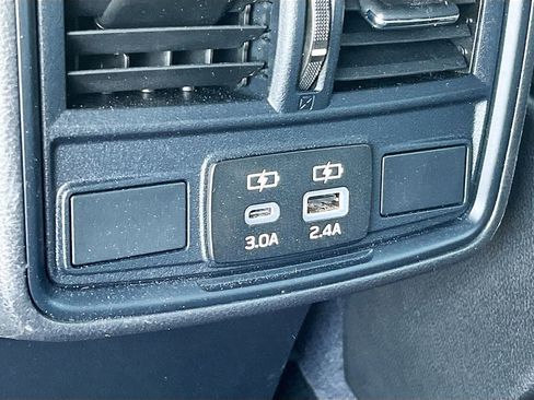 Used 2025 Subaru Forester Premium AWD/4WD image 24