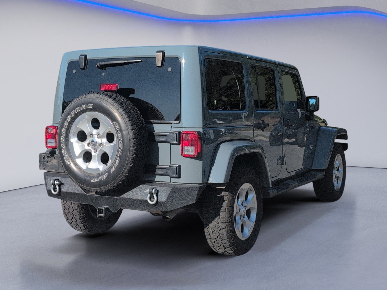 Used 2015 Jeep Wrangler Unlimited Sahara w/ Connectivity Group AWD/4WD image 5