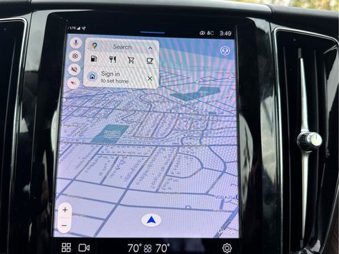 Certified 2023 Volvo XC60 B5 Plus w/ Protection Package image 40