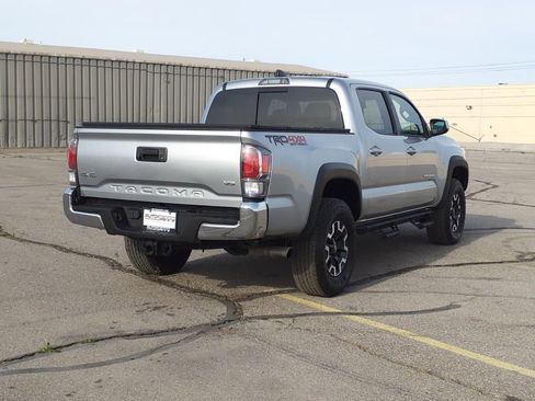 Used 2022 Toyota Tacoma TRD Off-Road AWD/4WD image 5