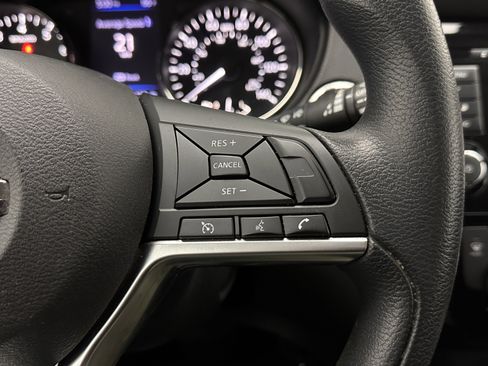 Used 2019 Nissan Rogue Sport SV image 19