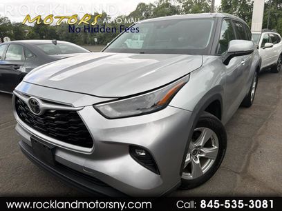 Used 2022 Toyota Highlander LE