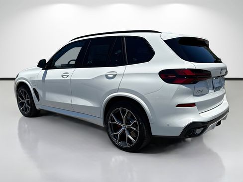 New 2026 BMW X5 xDrive50e w/ Executive Package AWD/4WD image 5