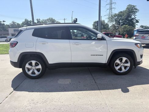 Used 2019 Jeep Compass Latitude FWD image 7