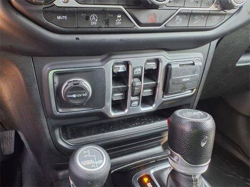 Used 2018 Jeep Wrangler Unlimited Sahara w/ Dual Top Group image 18