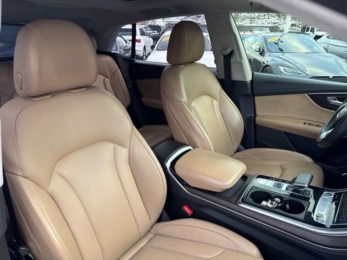 Used 2021 Audi Q8 Prestige w/ Prestige Package image 44
