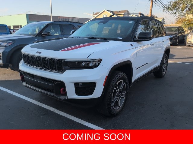 Used 2022 Jeep Grand Cherokee Trailhawk AWD/4WD image 3