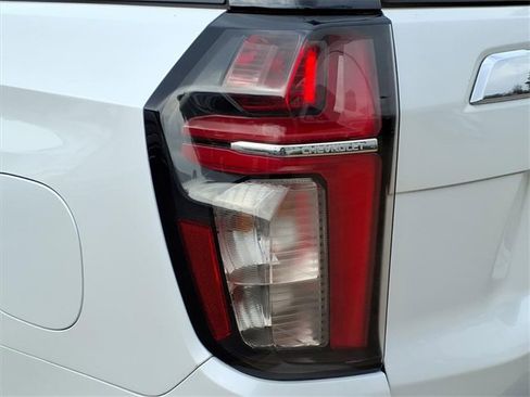 Used 2022 Chevrolet Tahoe LT w/ Luxury Package image 10