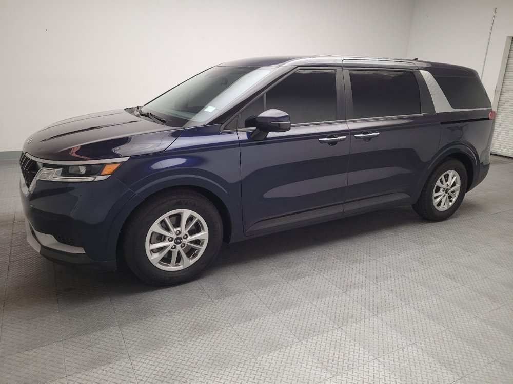 Used 2022 Kia Carnival LX FWD image 2